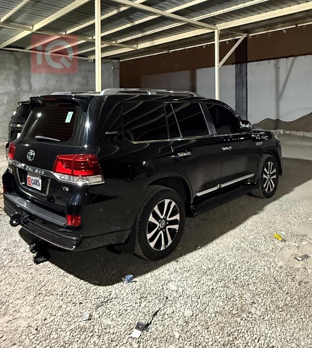 تويوتا لاندكروزر